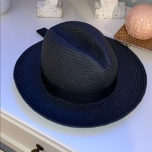 Banana Republic Black hat